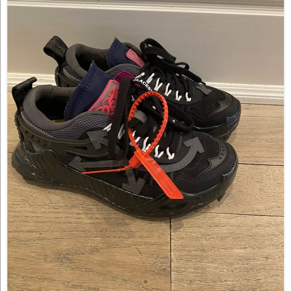 Off white black on black ODSY  1000 sold out everywhere sneakers size 7